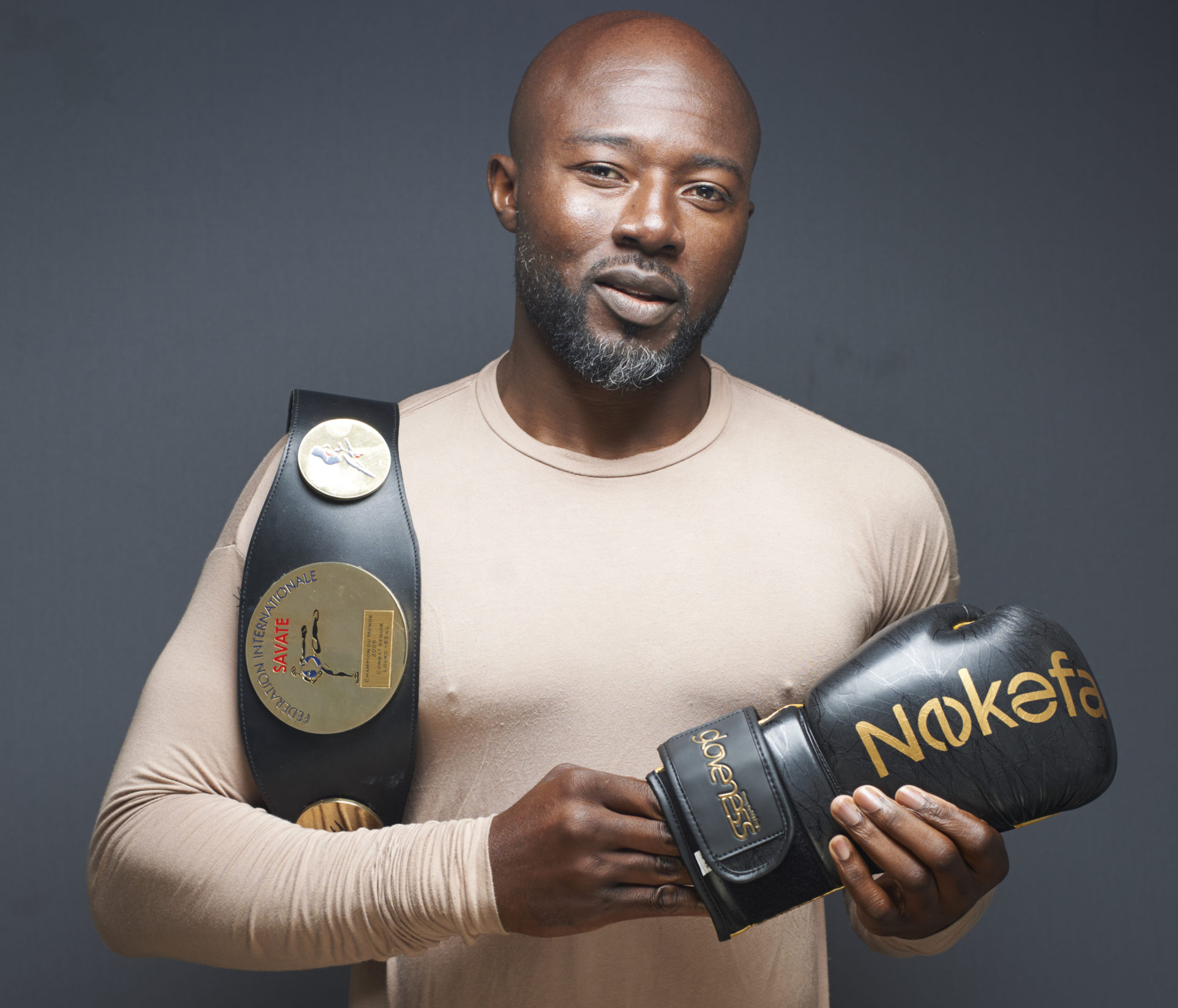 Enoch Effah, champion de boxe, percute l’échec